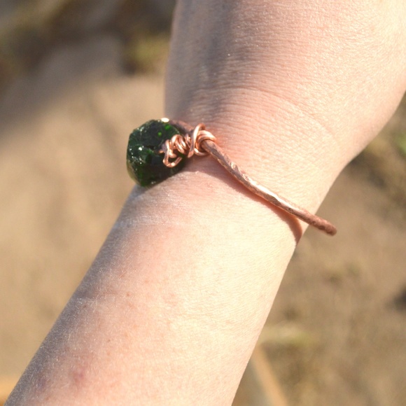 Natural Green Sea Glass Pure Copper Cuff Bracelet Boho Handmade Rustic Gift - Picture 4 of 8